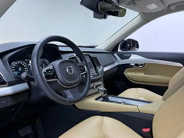 Volvo XC90 2016