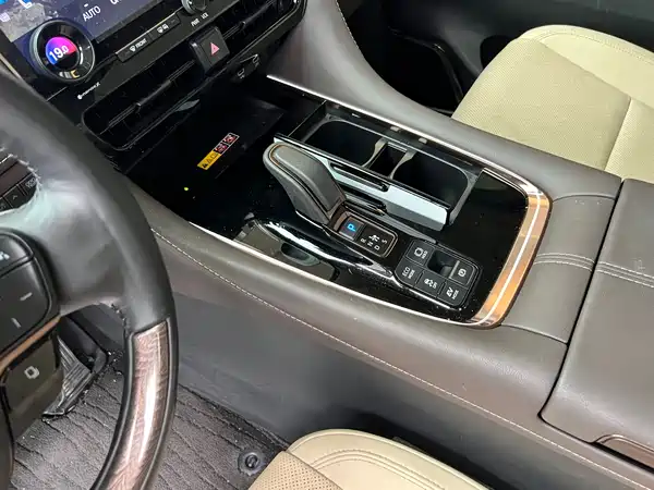Toyota Alphard 2024
