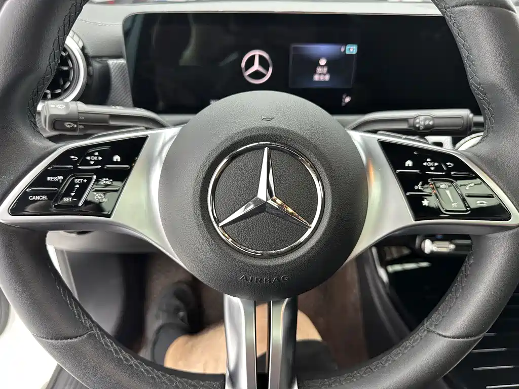 Mercedes-Benz A-Class 2024 — фото 13