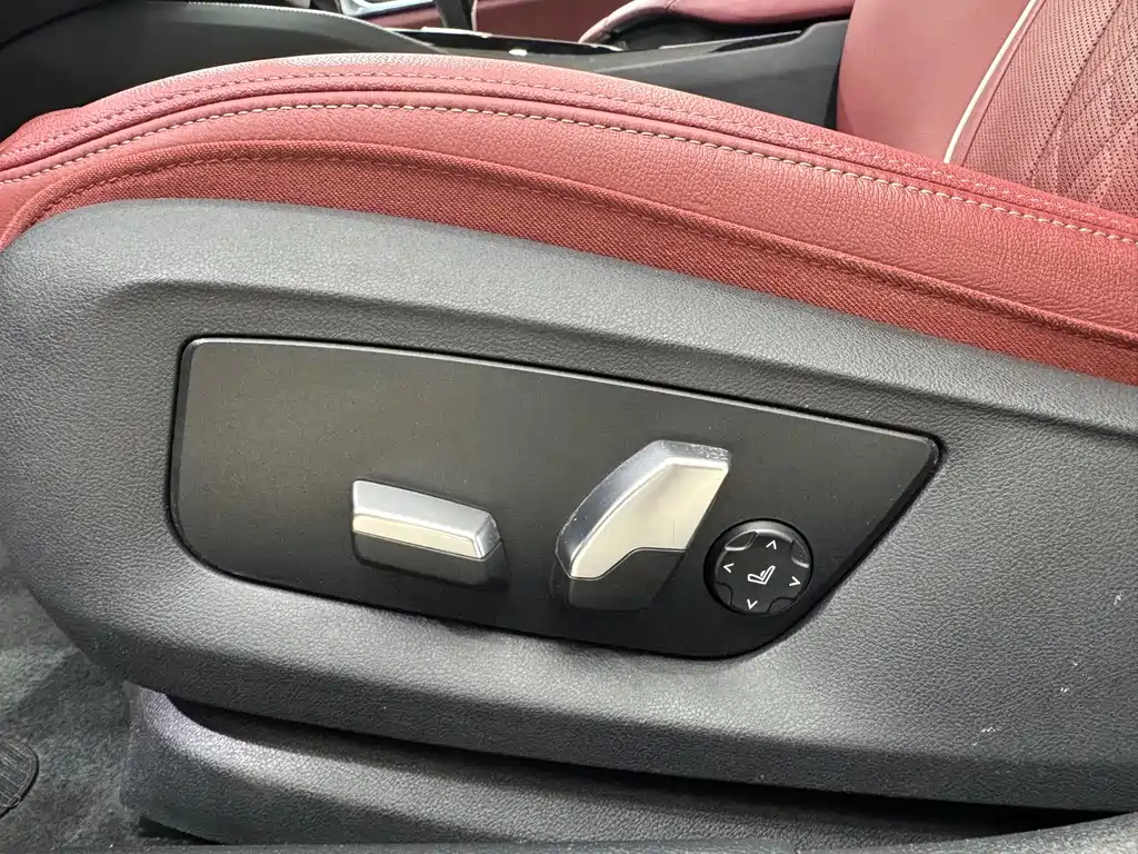 BMW 5 Series 2022 — фото 16
