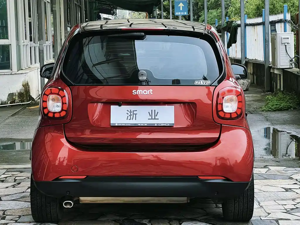 smart fortwo 2019 — фото 12