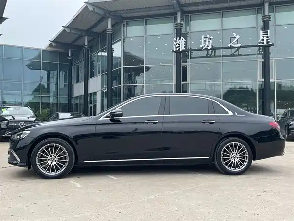 Mercedes-Benz E-Class 2022