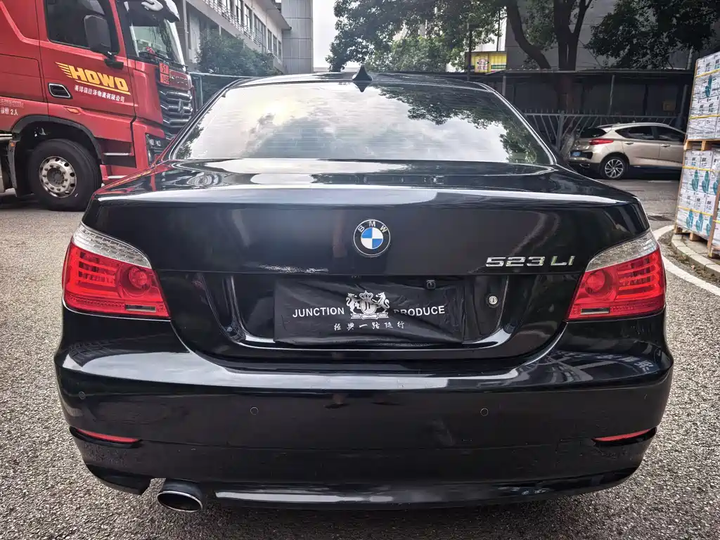 BMW 5 Series 2010 — фото 26
