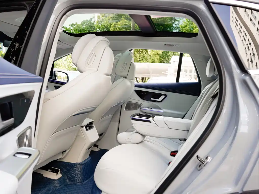 Mercedes-Benz EQE SUV 2025 — фото 12