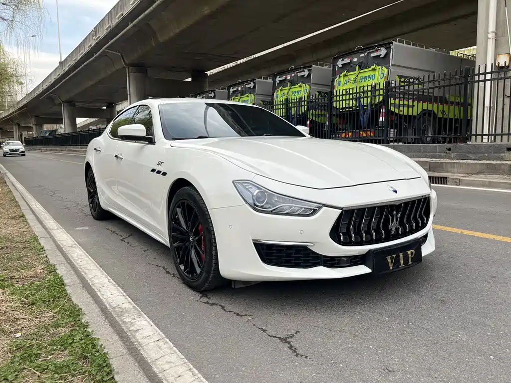 Maserati Ghibli 2023 — фото 3