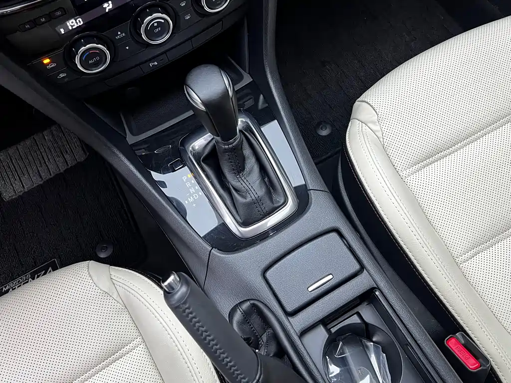 Mazda Atenza 2015 — фото 14