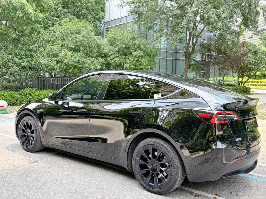 Tesla Model Y 2022 — фото 5