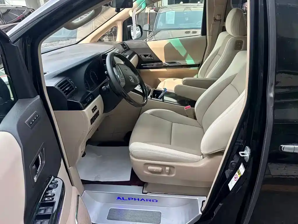 Toyota Alphard 2014 — фото 11