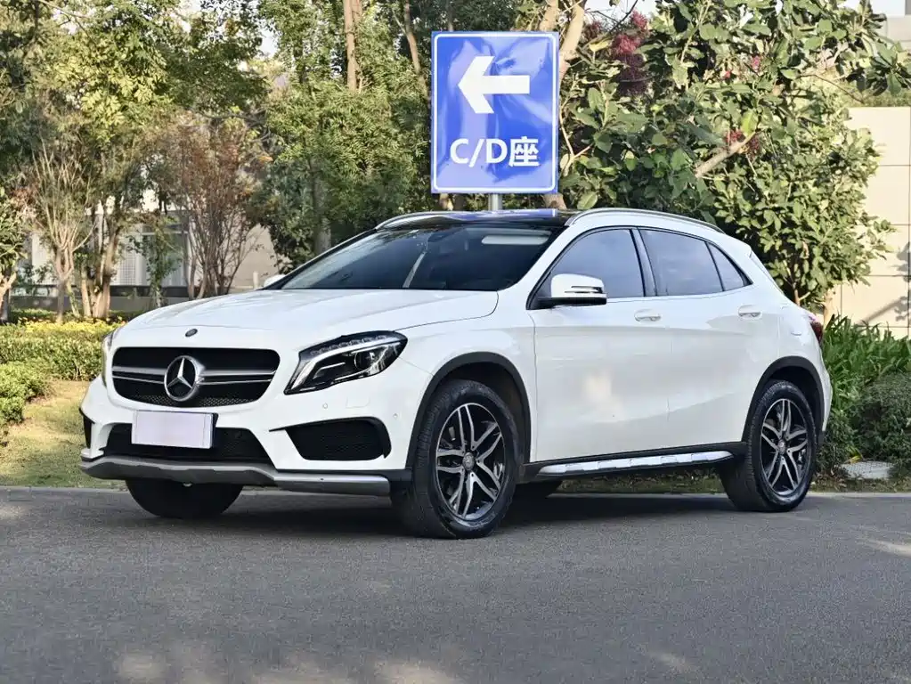 Mercedes-Benz GLA 2016 — фото 1