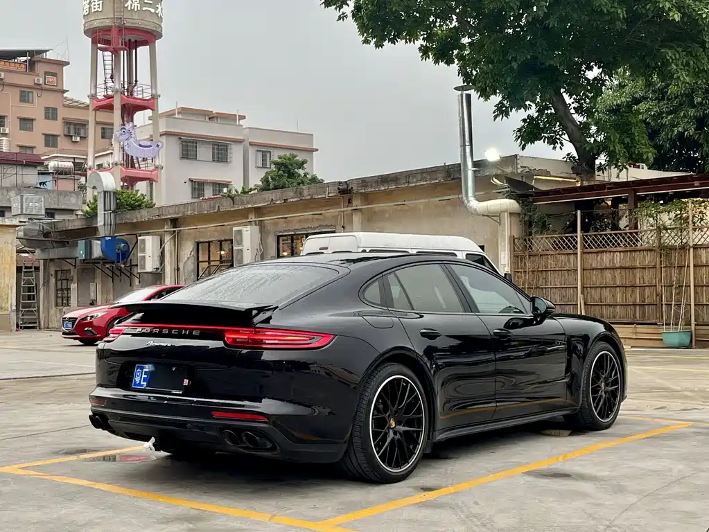 Porsche Panamera 2018 — фото 4
