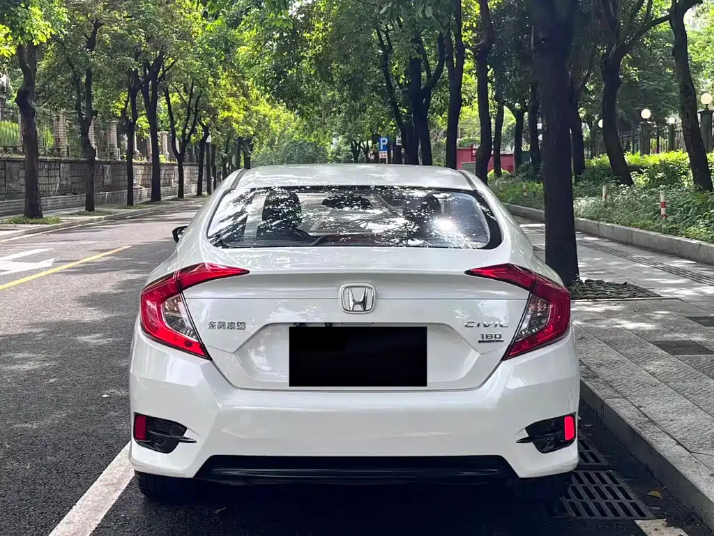 Honda Civic 2019 — фото 18