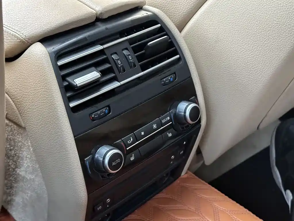 BMW 7 Series 2013 — фото 10