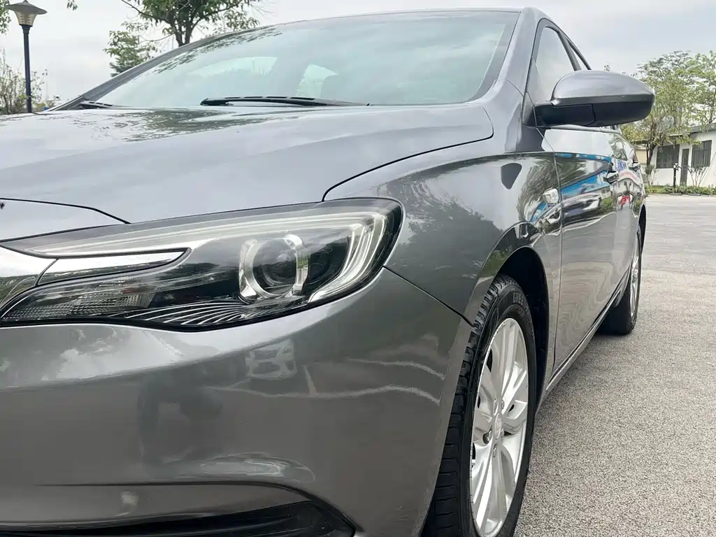 Buick Excelle 2018 — фото 11