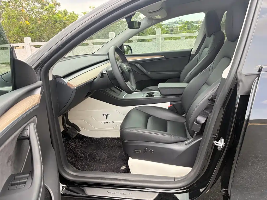 Tesla Model Y 2023 — фото 4
