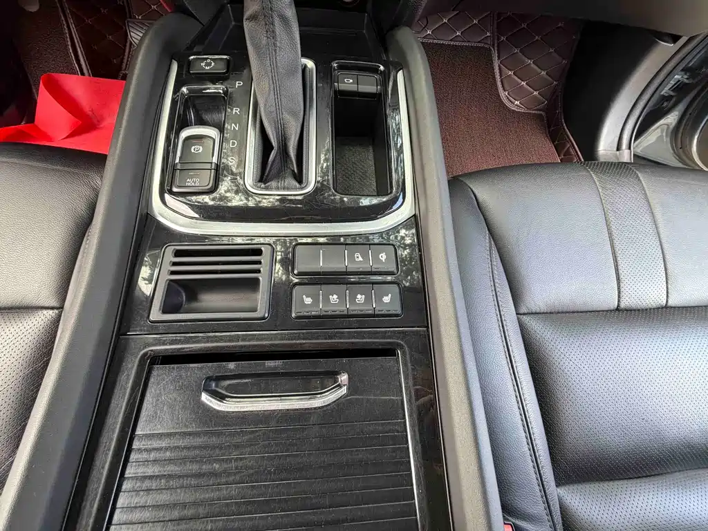 GAC Trumpchi GS8 2018 — фото 14