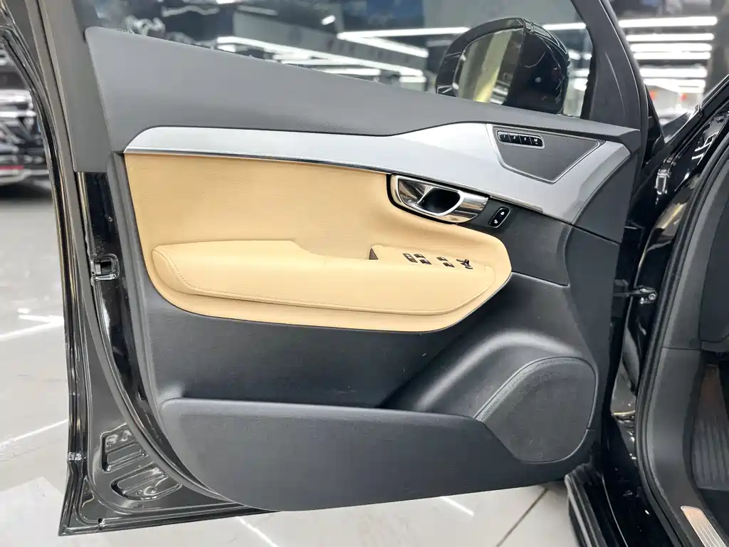 Volvo XC90 2017 — фото 7