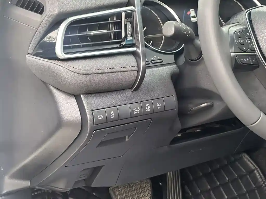 Toyota Camry 2021 — фото 26