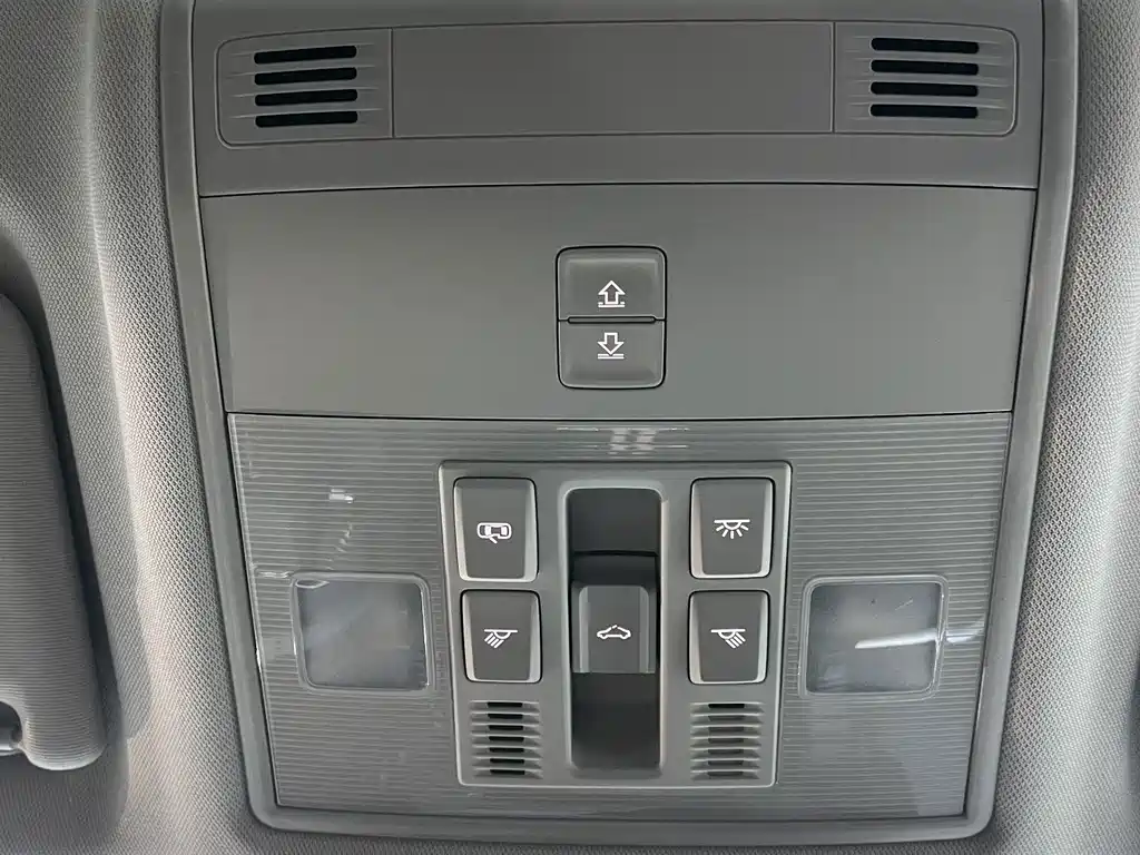 Skoda Karoq 2023 — фото 28