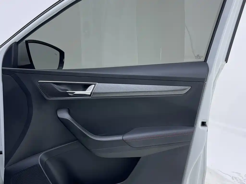 Skoda Karoq 2023 — фото 30