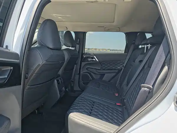 Mitsubishi Outlander 2023