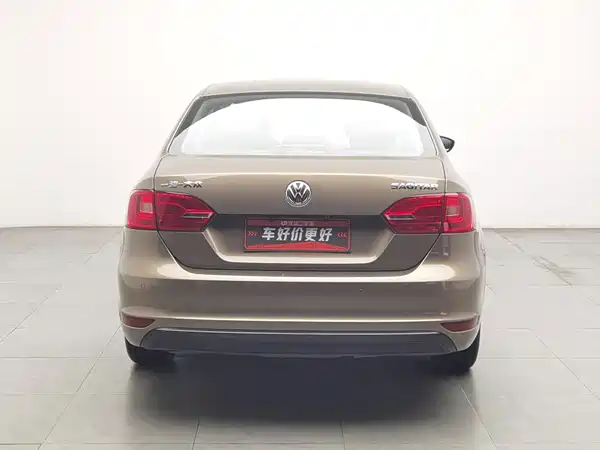 Volkswagen Sagitar 2015