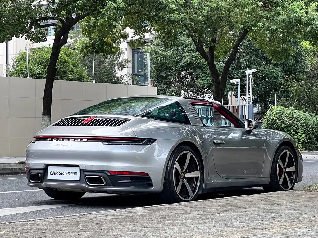 Porsche 911 2022 — фото 5
