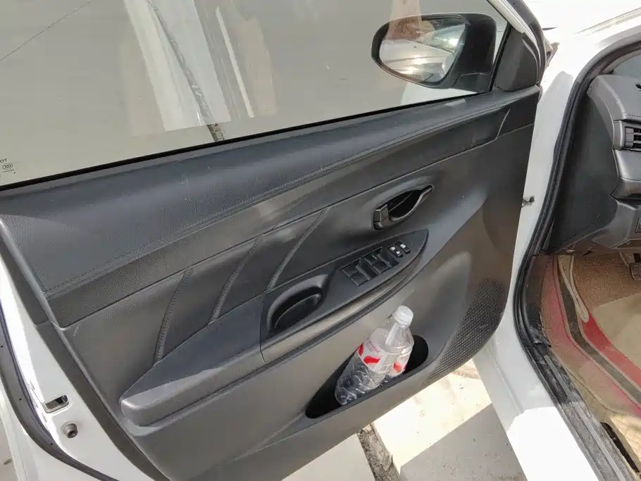 Toyota Yaris L 2019
