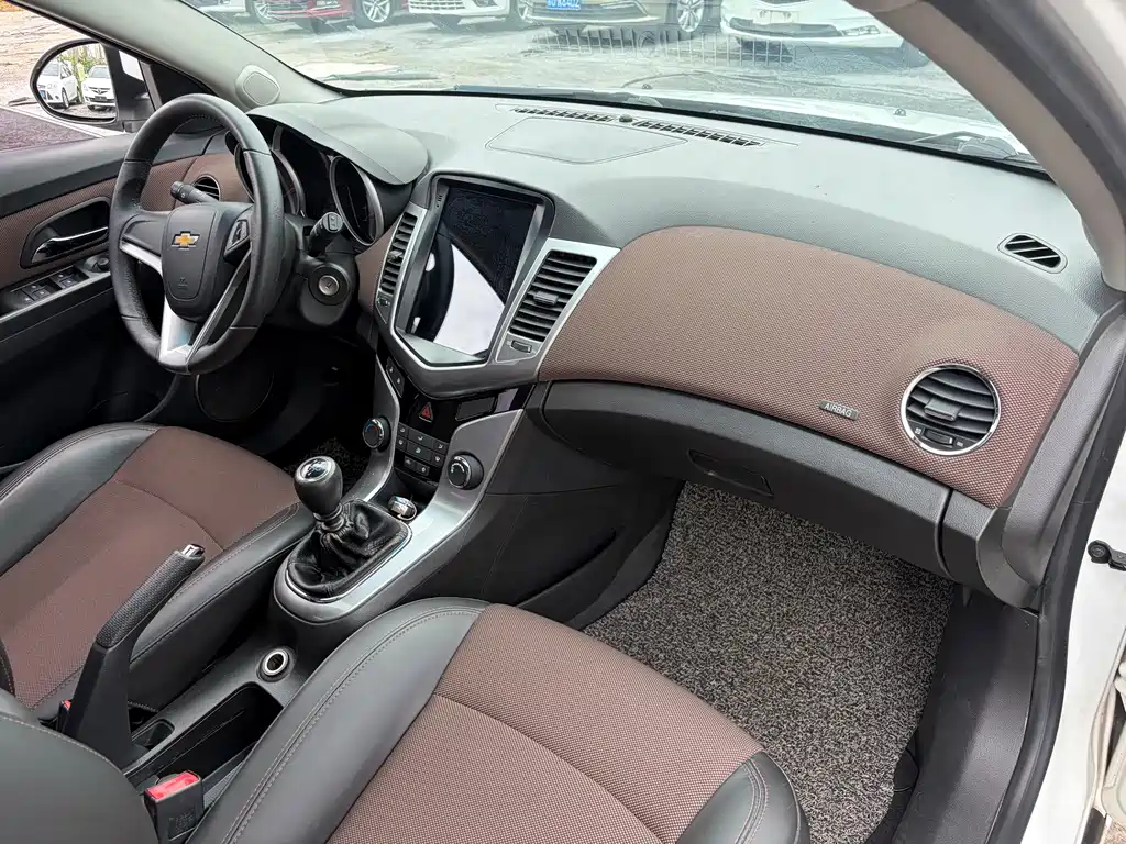 Chevrolet Cruze 2016 — фото 12