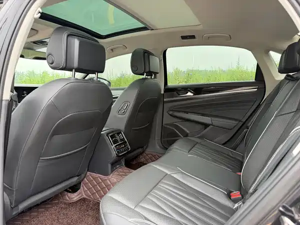 Volkswagen Passat 2022