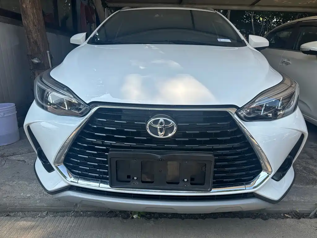 Toyota Yaris L 2022 — фото 2