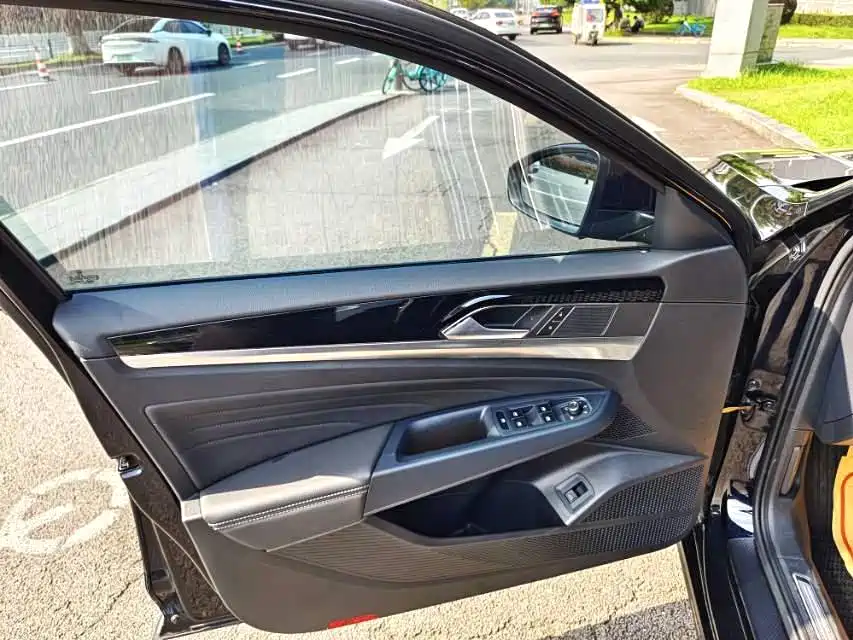 Volkswagen Passat 2023