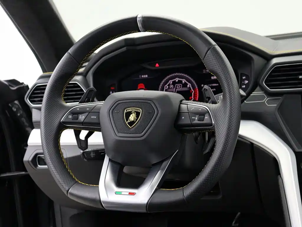 Lamborghini Urus 2019 — фото 17