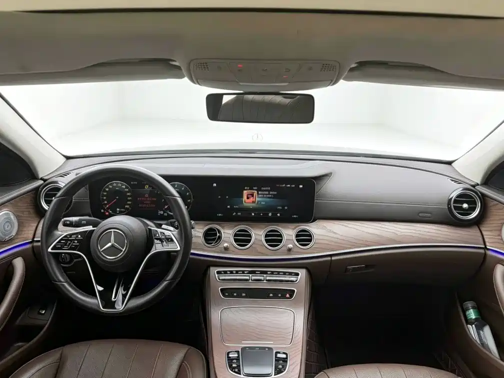 Mercedes-Benz E-Class 2023 — фото 5
