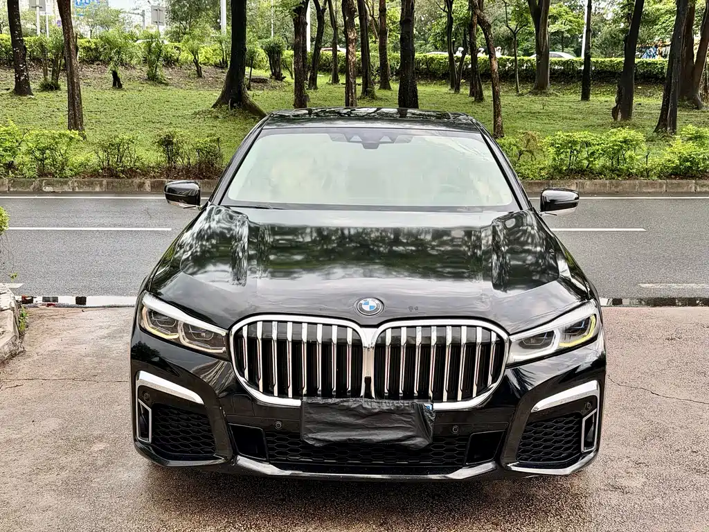 BMW 7 Series 2015 — фото 2
