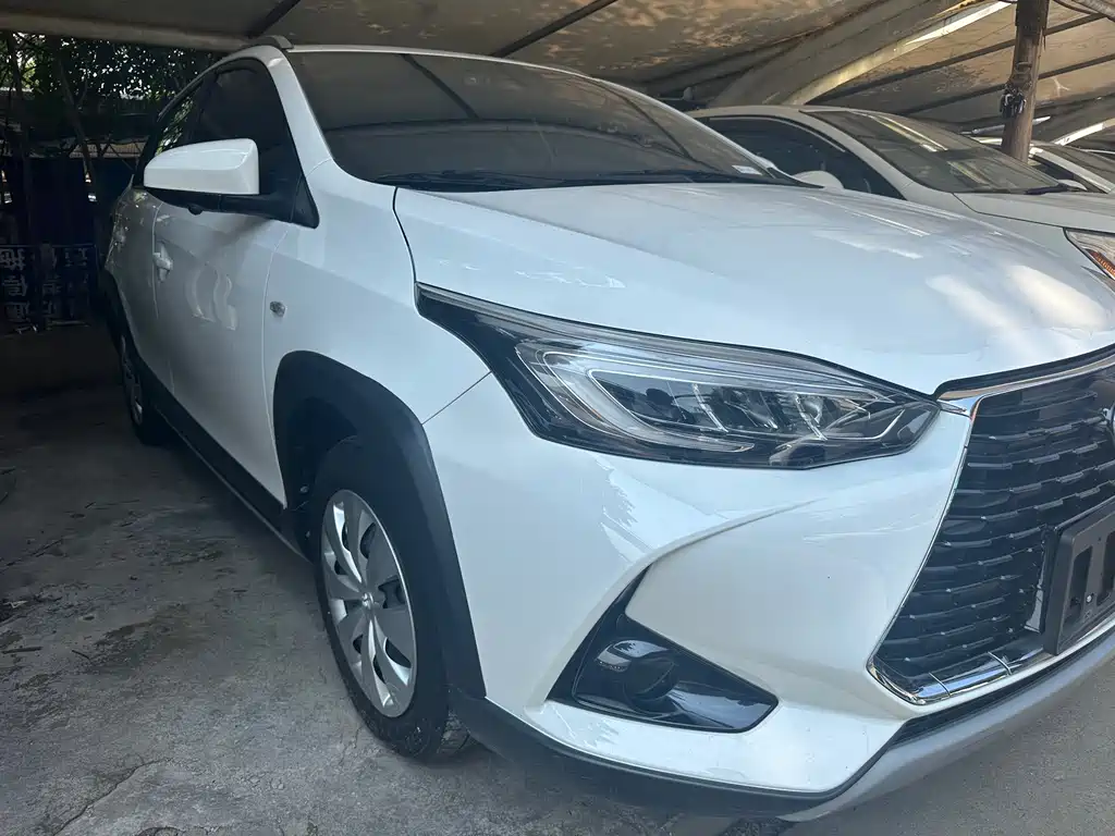 Toyota Yaris L 2022 — фото 3