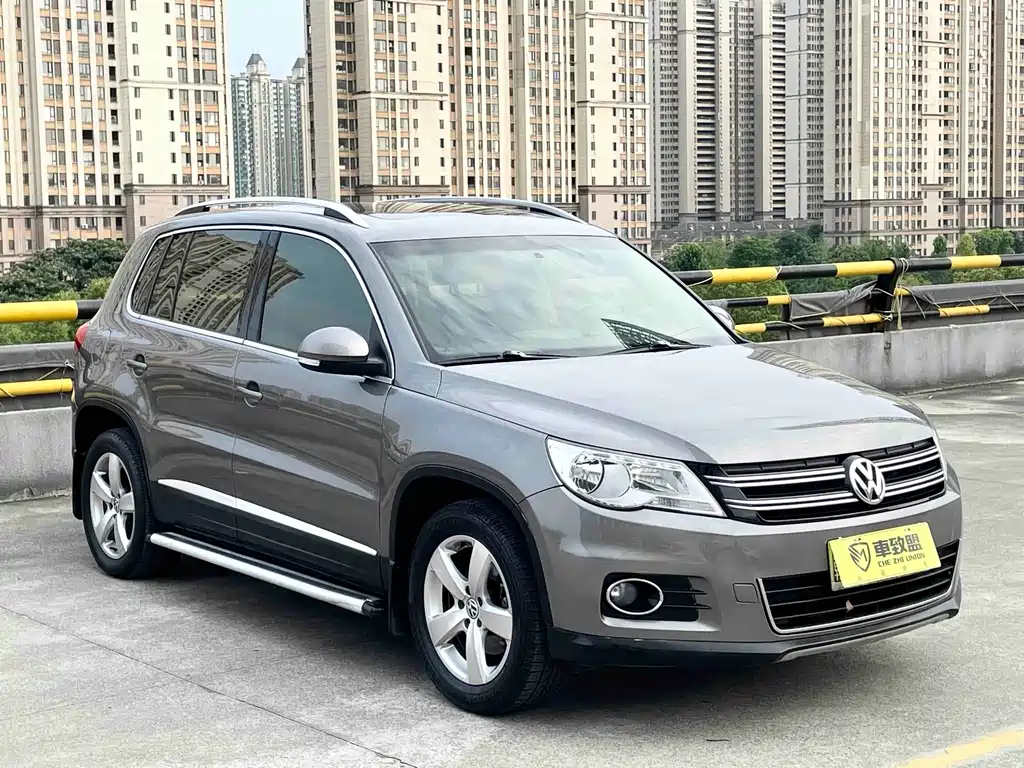 Volkswagen Tiguan 2011 — фото 3