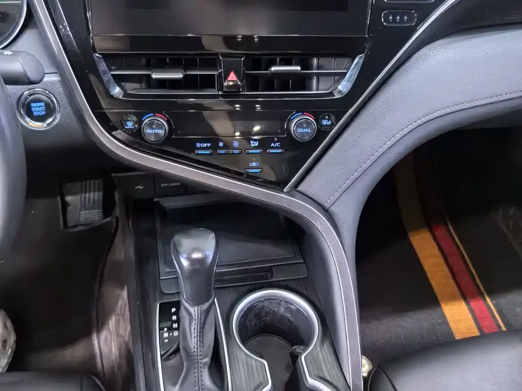 Toyota Camry 2023 — фото 10