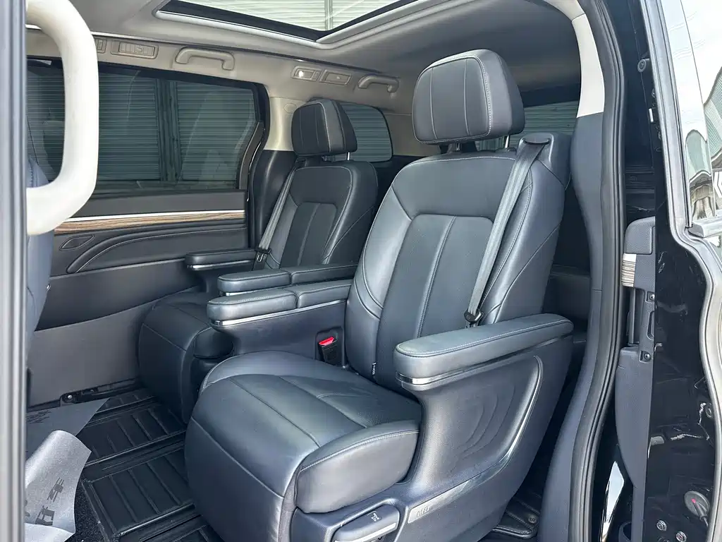 GAC Motor Trumpchi M8 2022 — фото 10