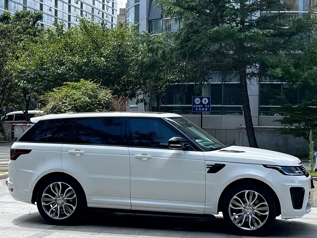 Land Rover Range Rover Sport 2016 — фото 11