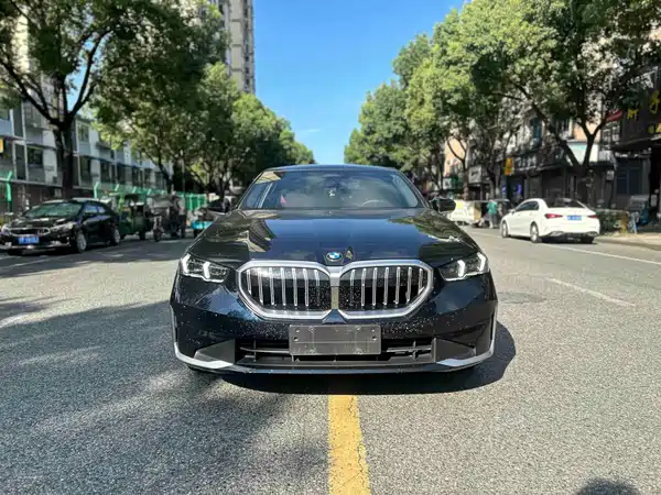 BMW 5 Series 2025