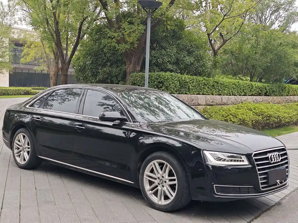 Audi A8 2017 — фото 3