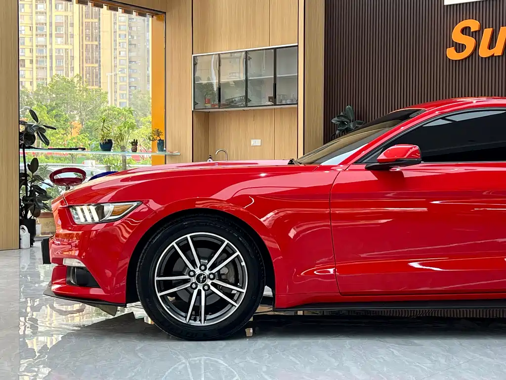 Ford Mustang 2017 — фото 9