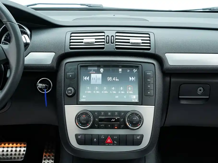 Mercedes-Benz R-Class 2015 — фото 23