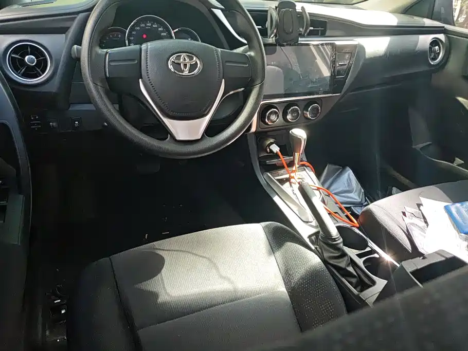 Toyota Corolla 2017 — фото 12