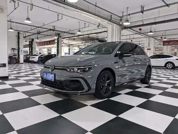Volkswagen Golf 2021