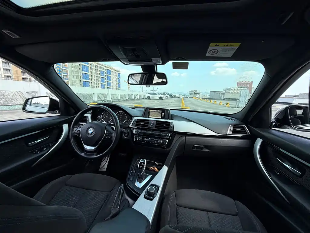 BMW 3 Series 2017 — фото 15
