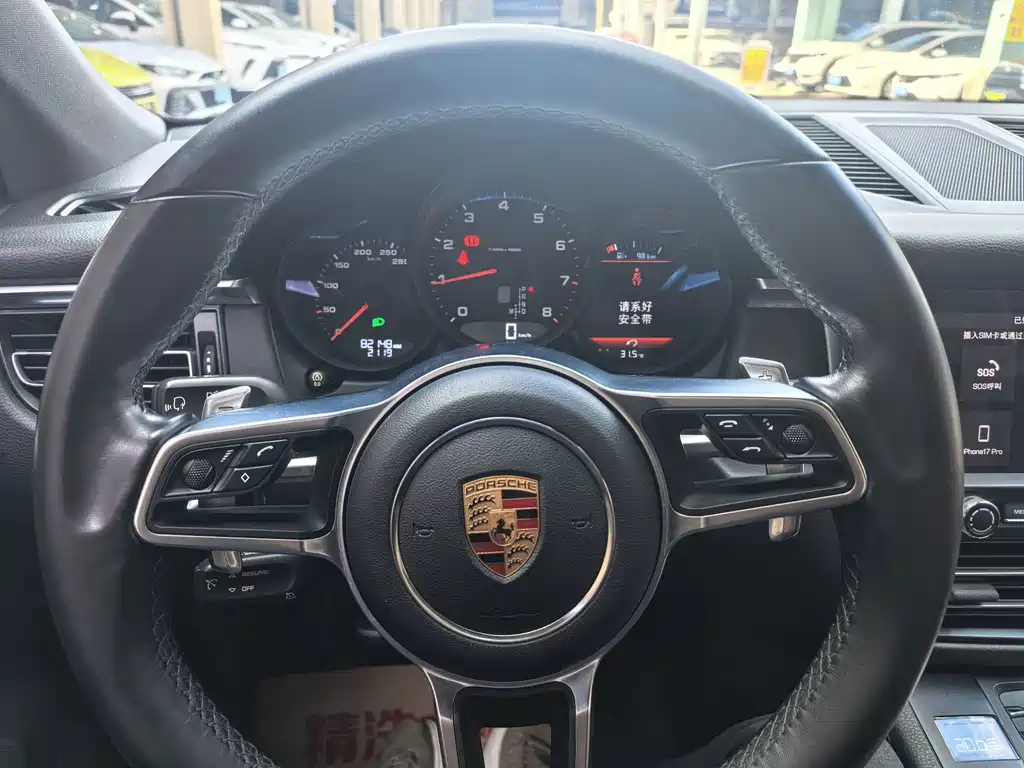 Porsche Macan 2019 — фото 9