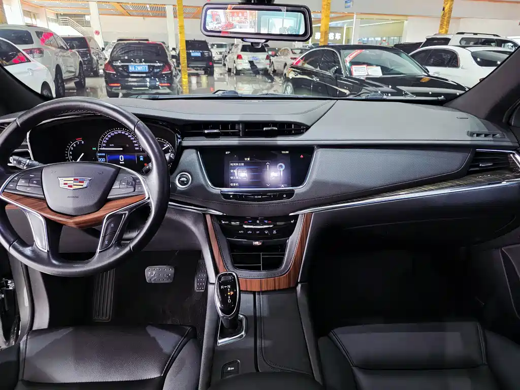 Cadillac XT5 2019 — фото 11