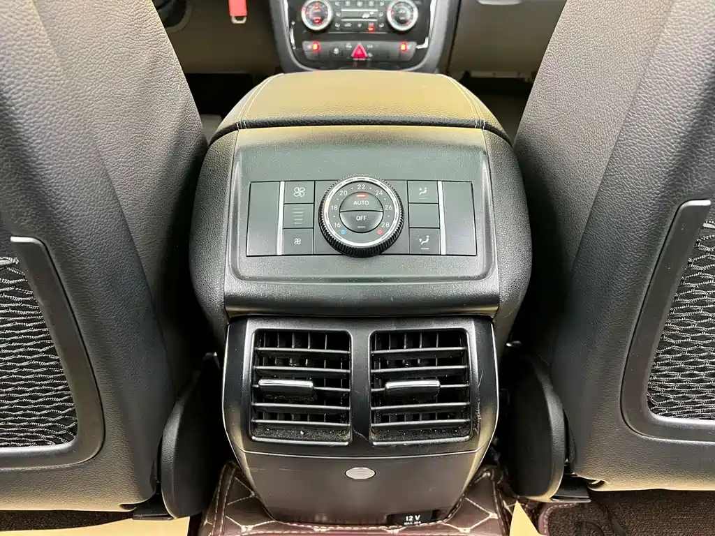 Mercedes-Benz R-Class 2017 — фото 19