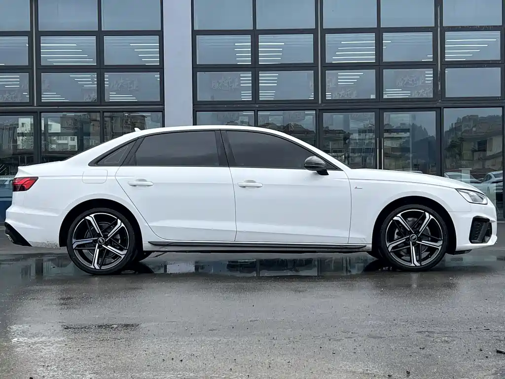 Audi A4L 2025 — фото 15